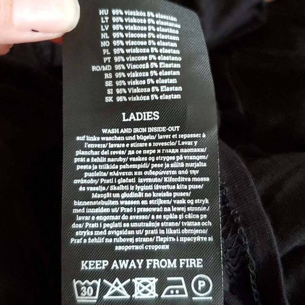 *NWT* Spiral Direct's Raven Heart Hooded Dress - Picture 13 of 16